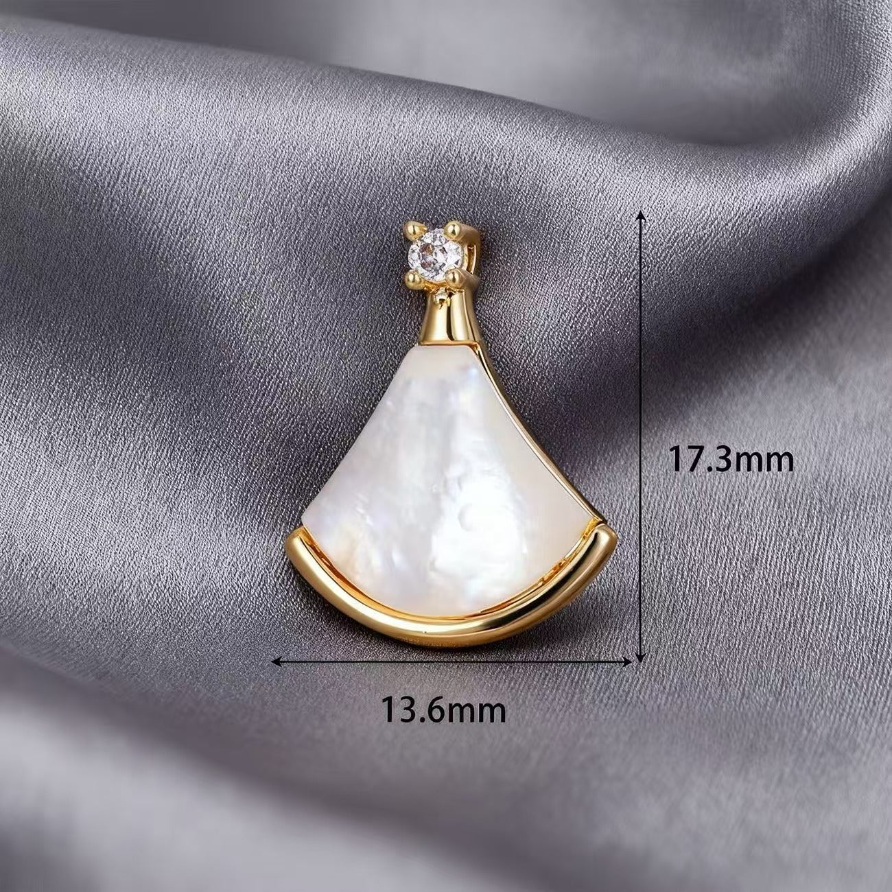 Lu's White Mother-of-Pearl Rhinestone Multi-Style Pendants