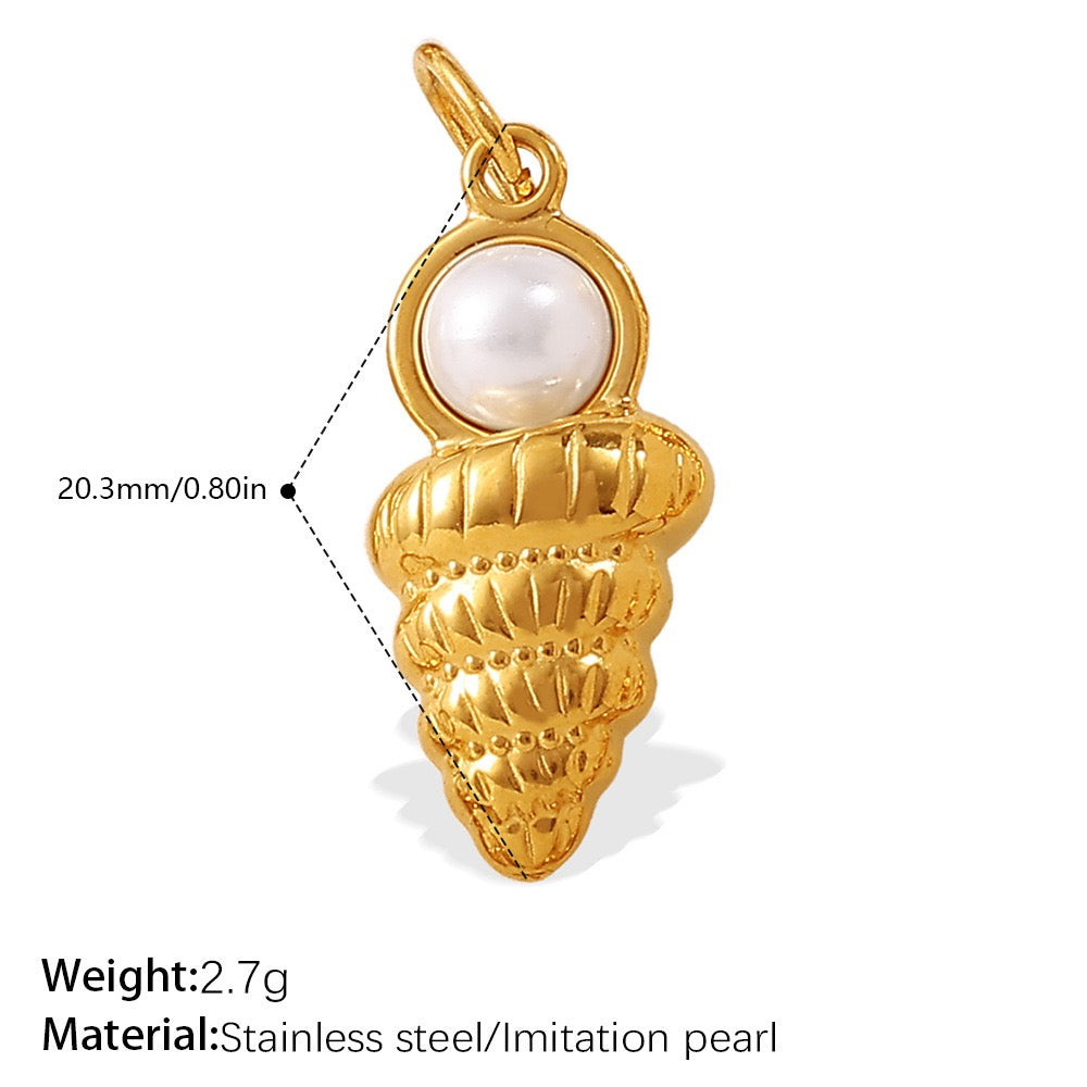 Lu’s Ocean Shell 18K Gold Stainless Steel Charm Pendant