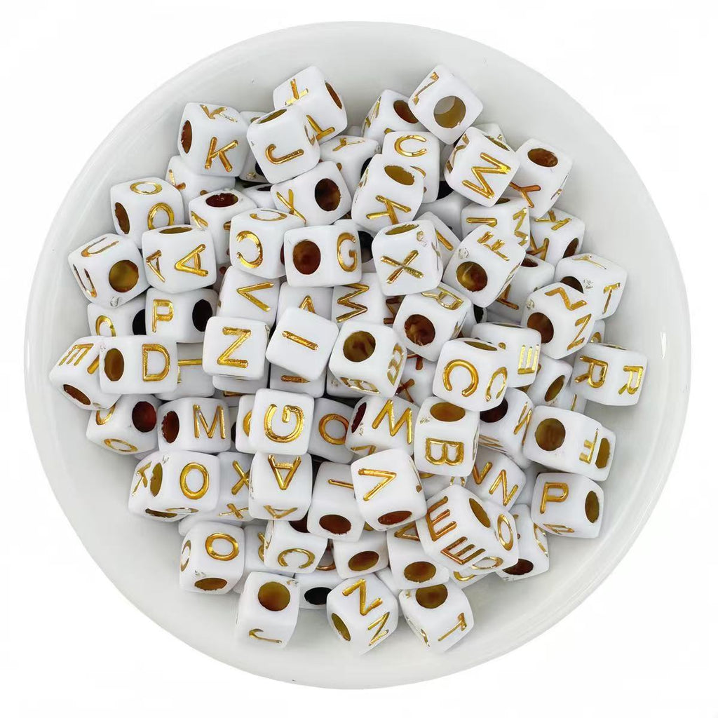Lu's 100Pcs Acrylic English letter beads A-Z