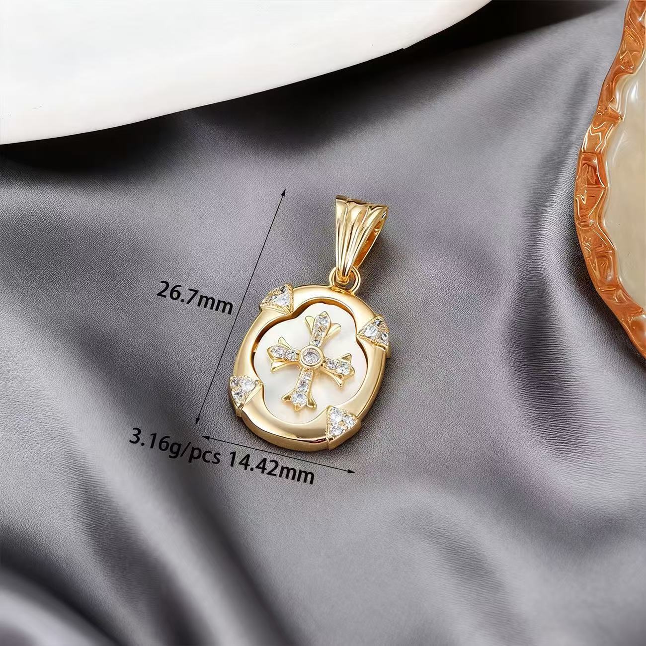 Lu's White Mother-of-Pearl Rhinestone Multi-Style Pendants