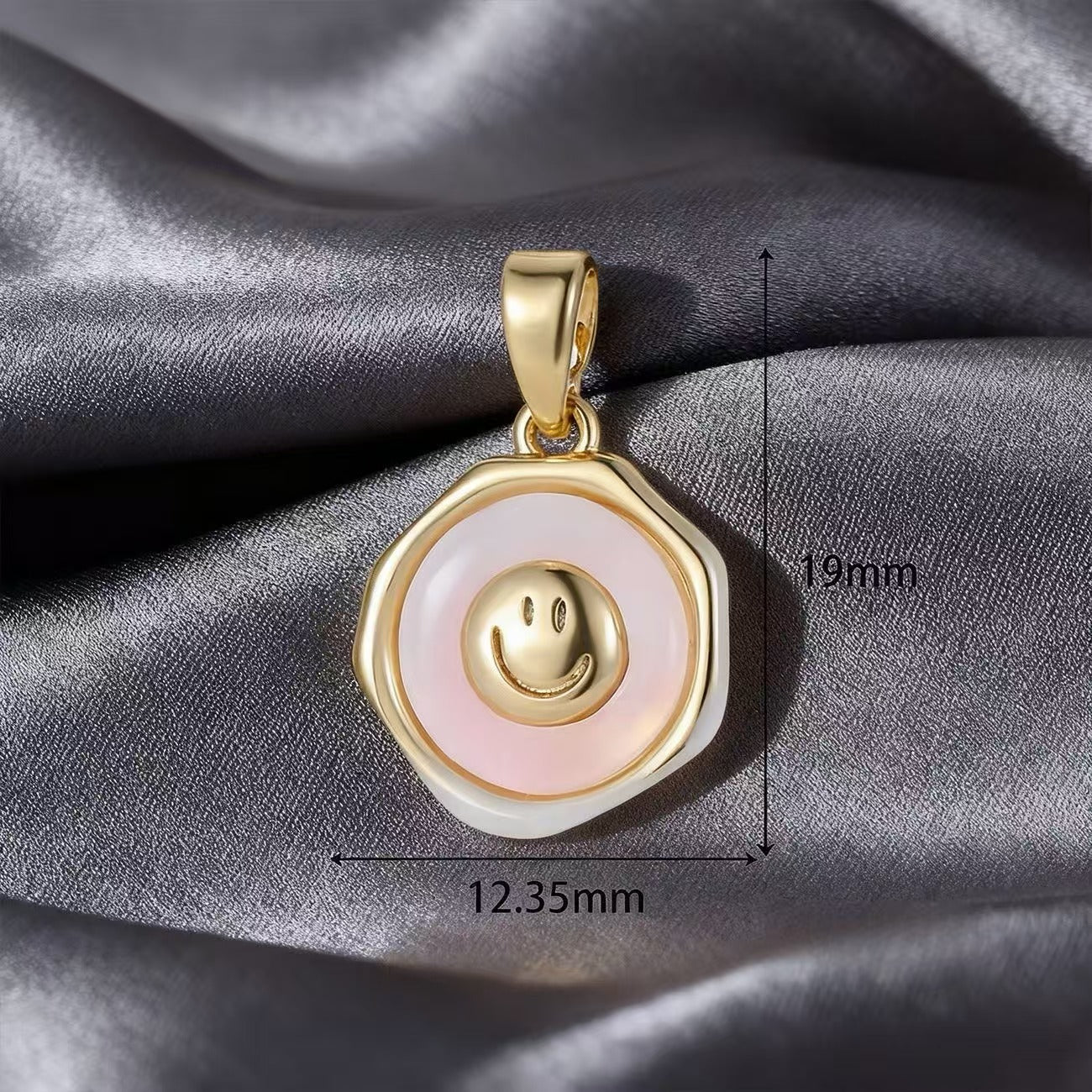 Lu's White Mother-of-Pearl Rhinestone Multi-Style Pendants