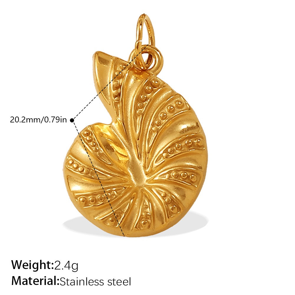 Lu’s Ocean Shell 18K Gold Stainless Steel Charm Pendant